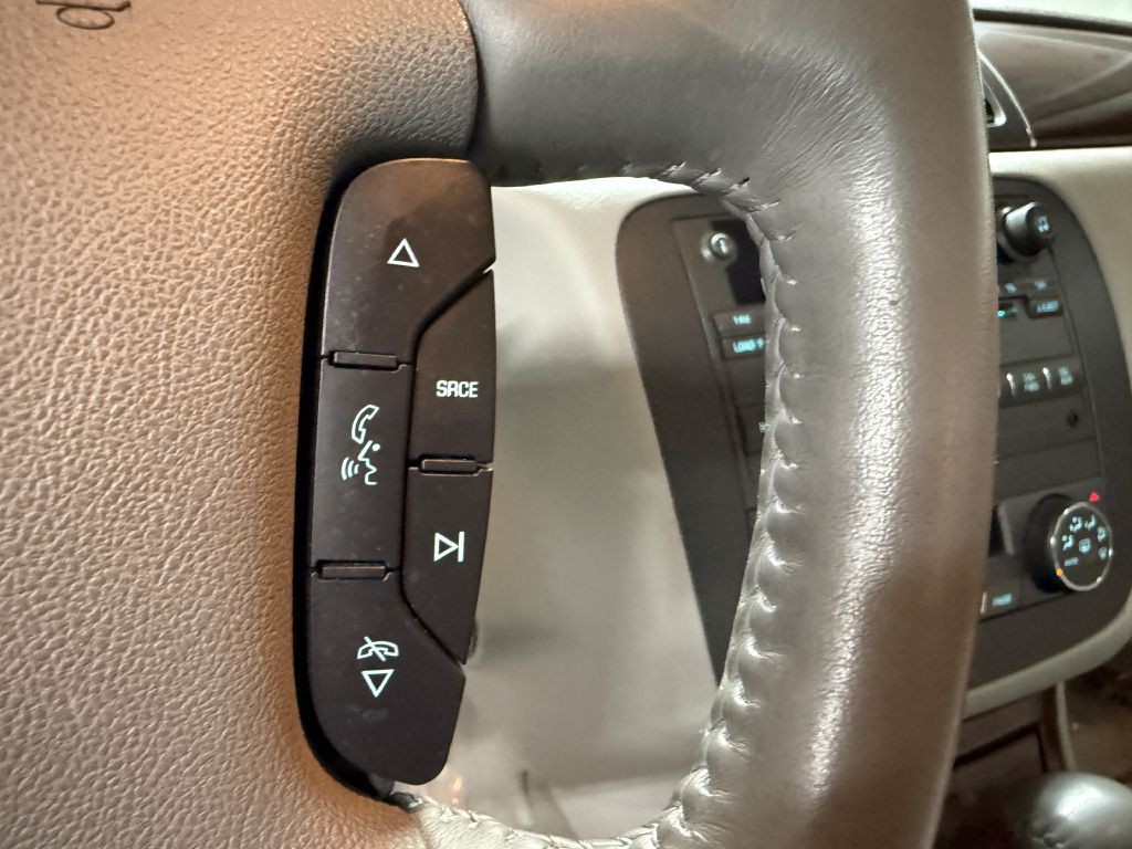 2010 Buick Lucerne Image 20