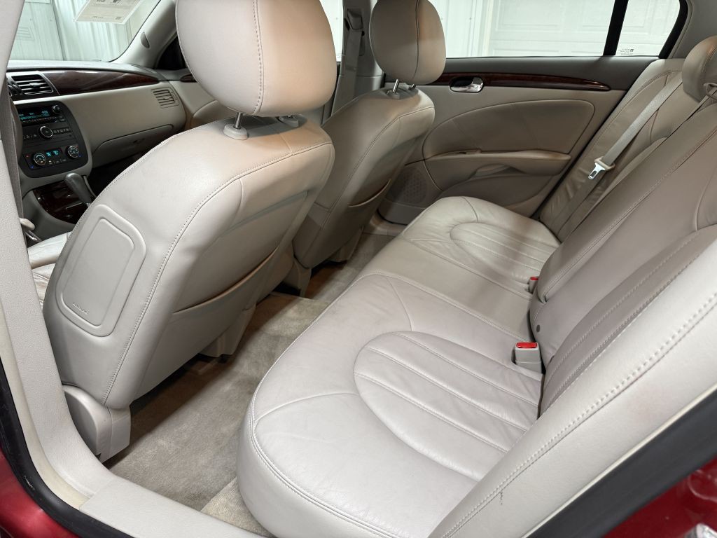 2010 Buick Lucerne Image 25