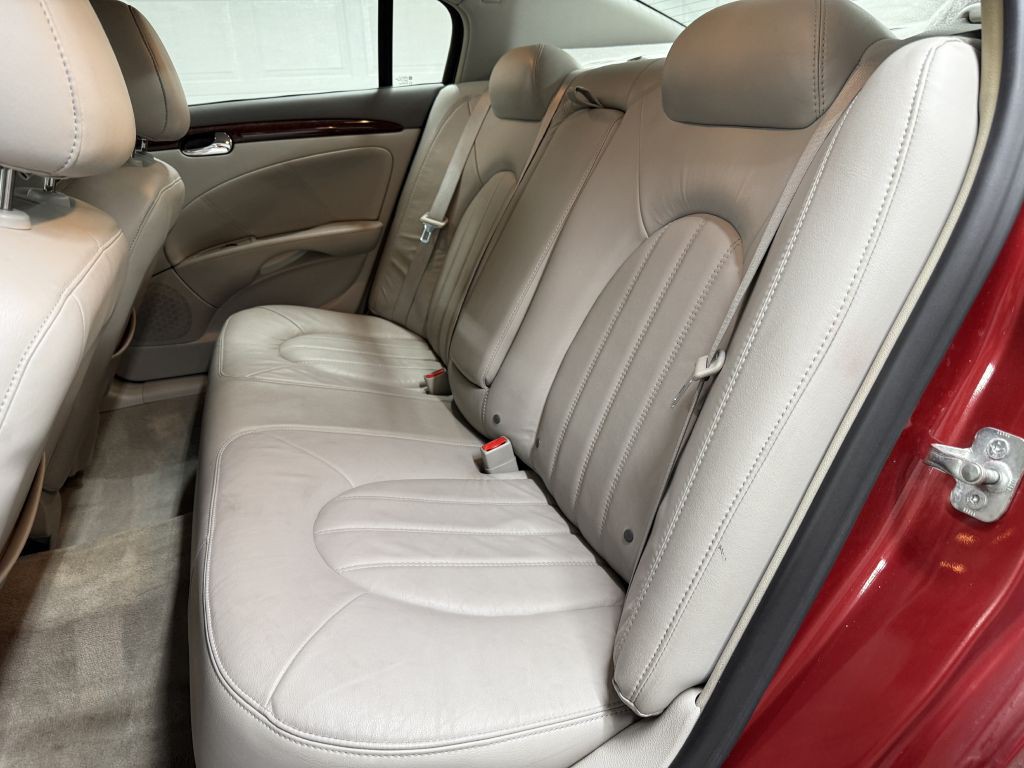 2010 Buick Lucerne Image 26