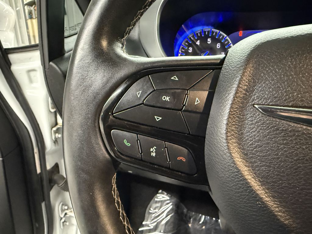 2018 Chrysler Pacifica Image 14