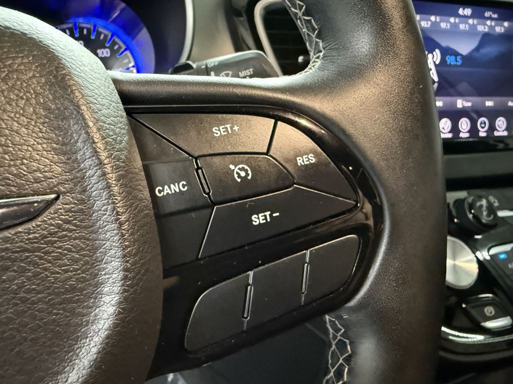 2018 Chrysler Pacifica Image 15