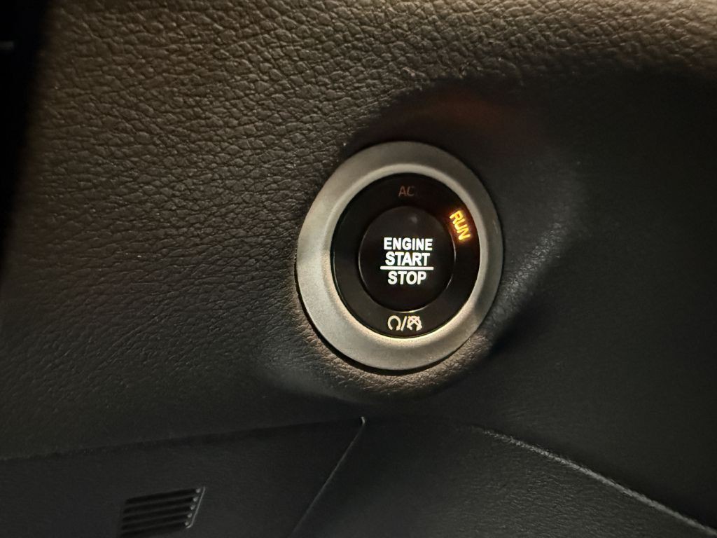 2018 Chrysler Pacifica Image 16