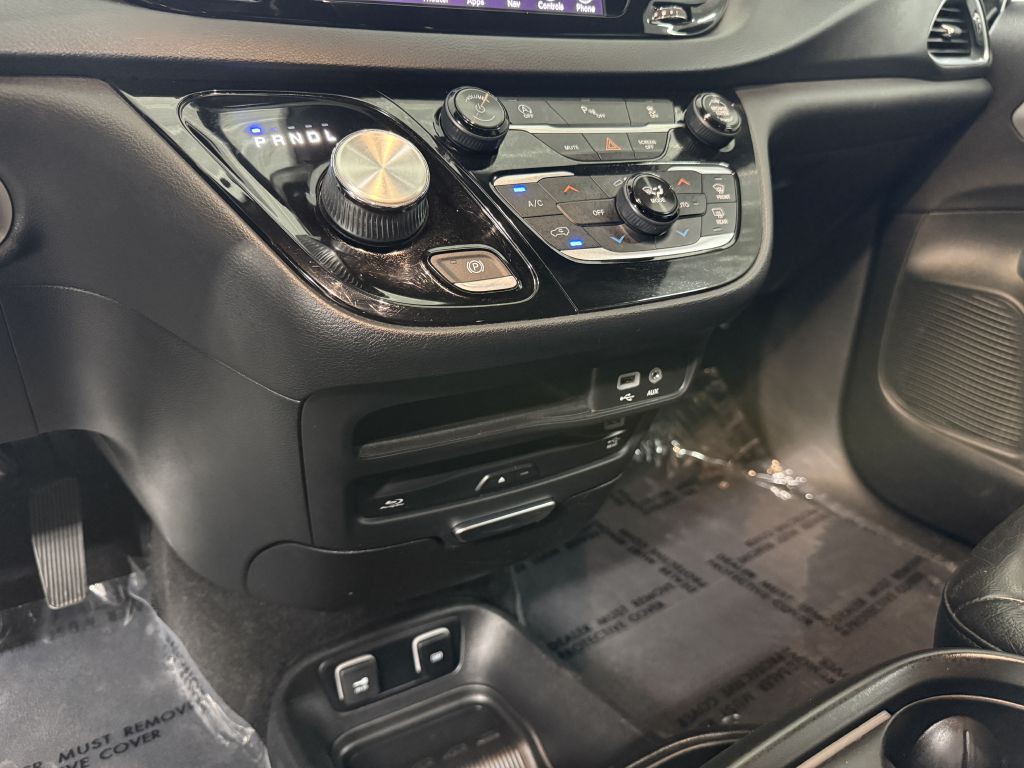 2018 Chrysler Pacifica Image 19