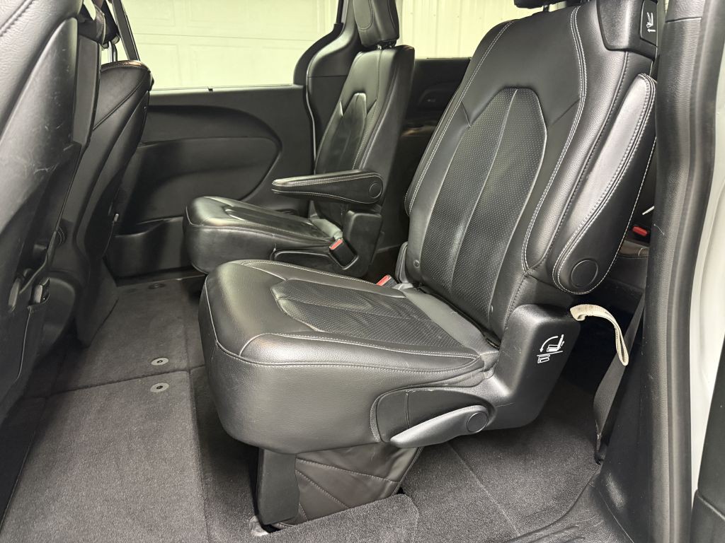 2018 Chrysler Pacifica Image 24