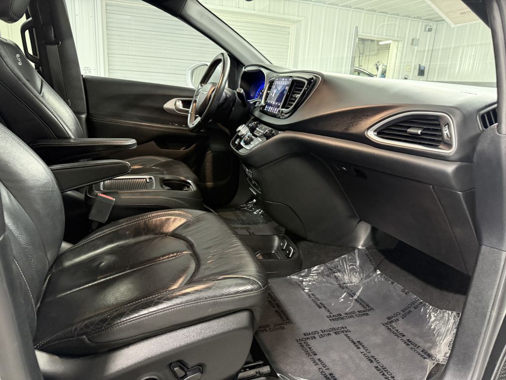2018 Chrysler Pacifica Image 33