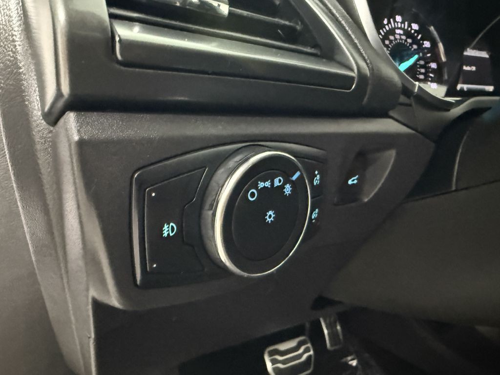 2016 Ford Fusion Image 13