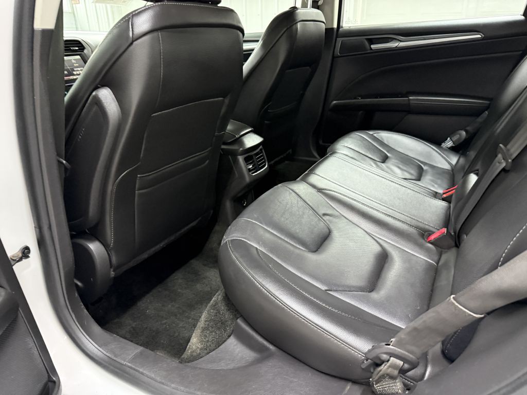 2016 Ford Fusion Image 26
