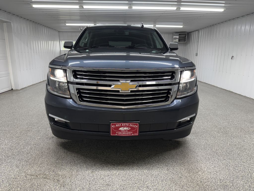 2019 Chevrolet Suburban Image 2