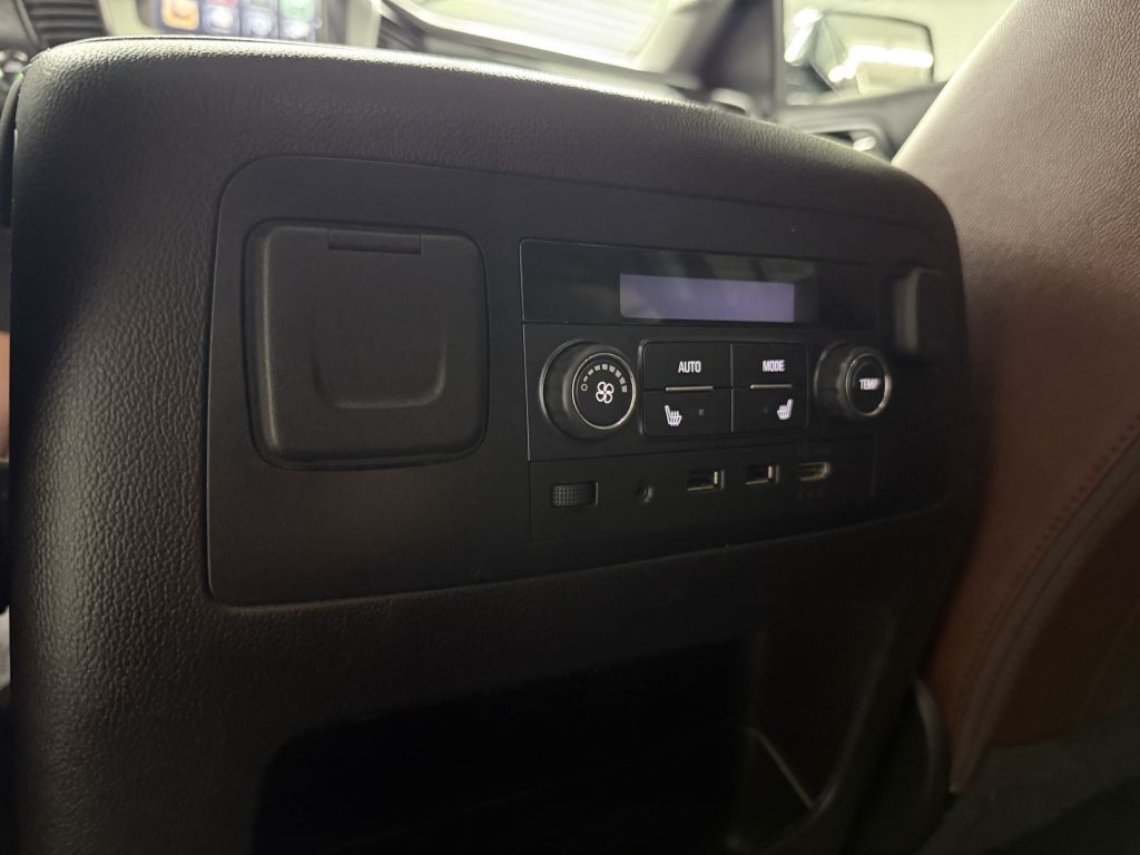 2019 Chevrolet Suburban Image 27