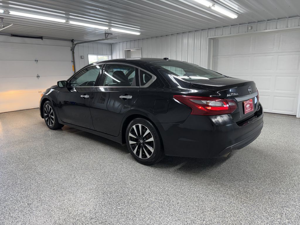 2018 Nissan Altima Image 4