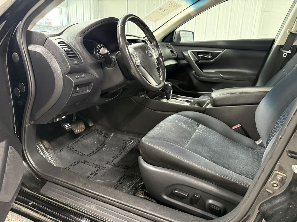 2018 Nissan Altima Image 9