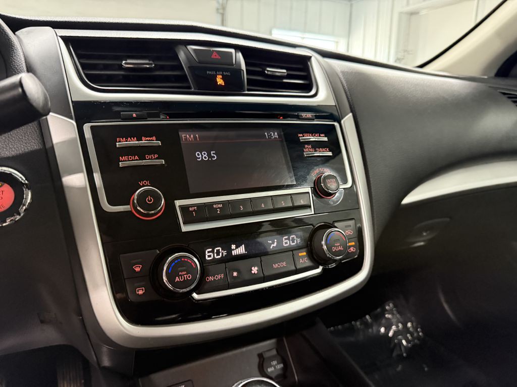 2018 Nissan Altima Image 17