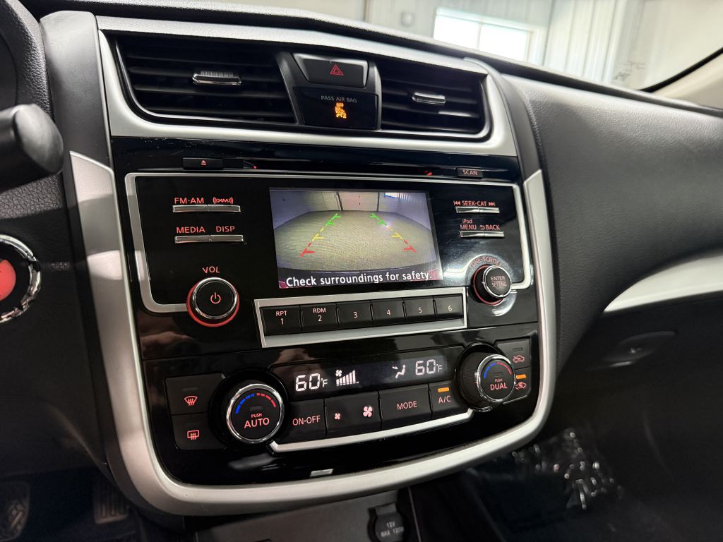 2018 Nissan Altima Image 18