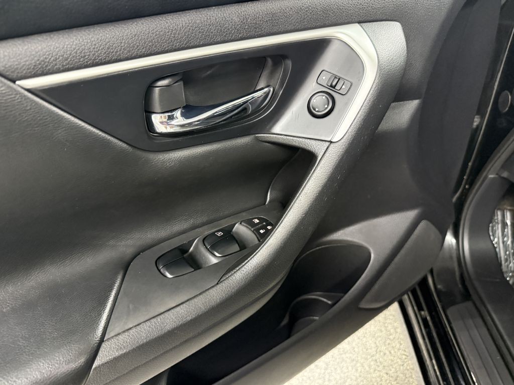 2018 Nissan Altima Image 22