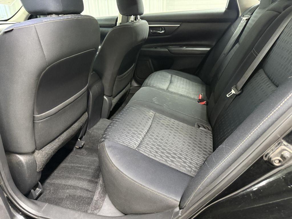 2018 Nissan Altima Image 23