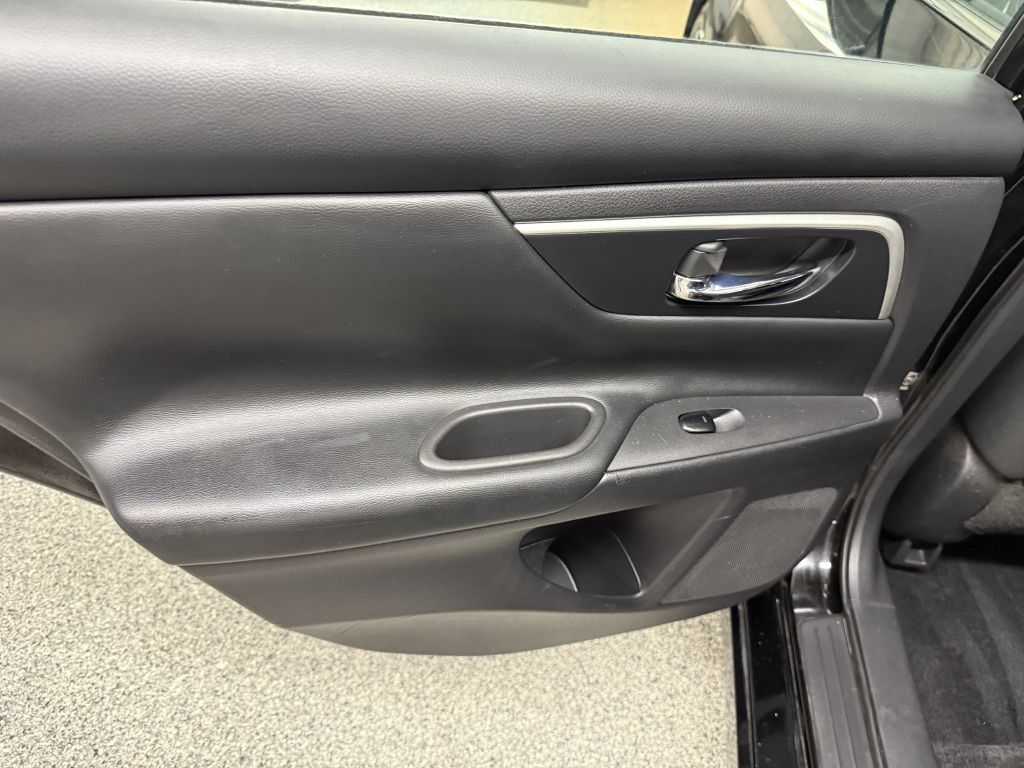 2018 Nissan Altima Image 24