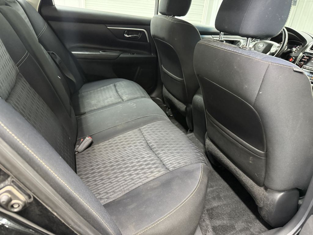 2018 Nissan Altima Image 26