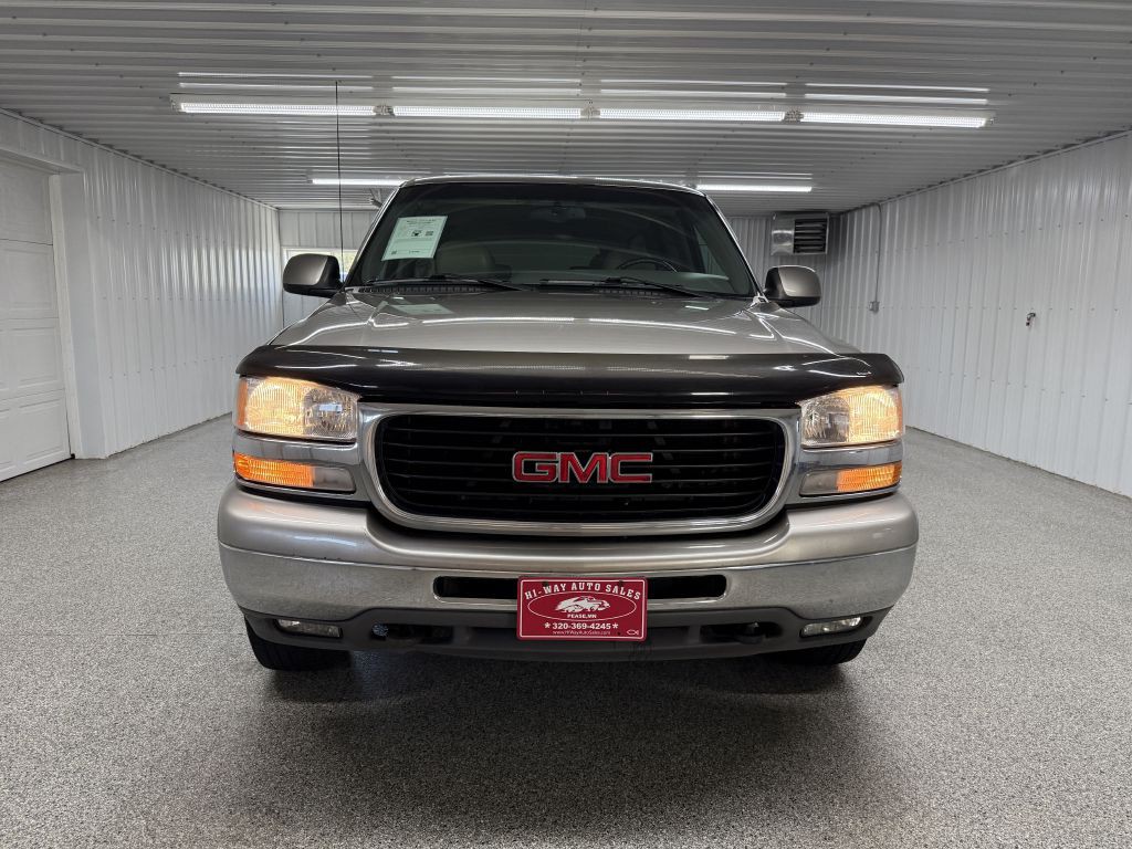 2001 GMC Yukon Image 2