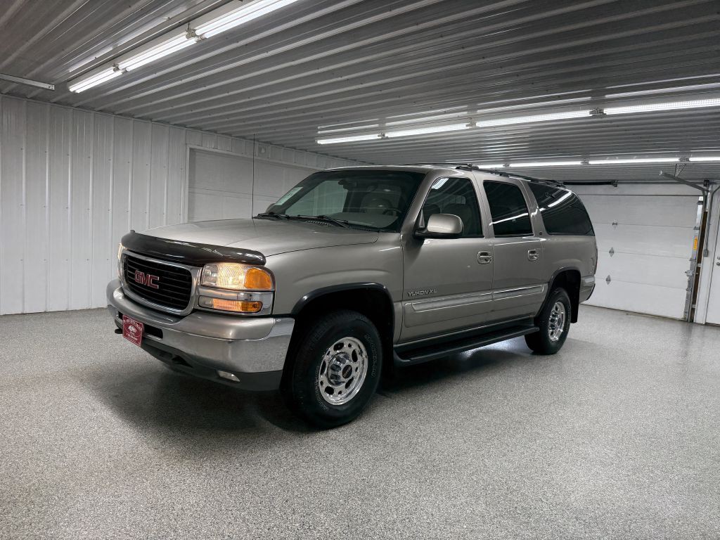 2001 GMC Yukon Image 3