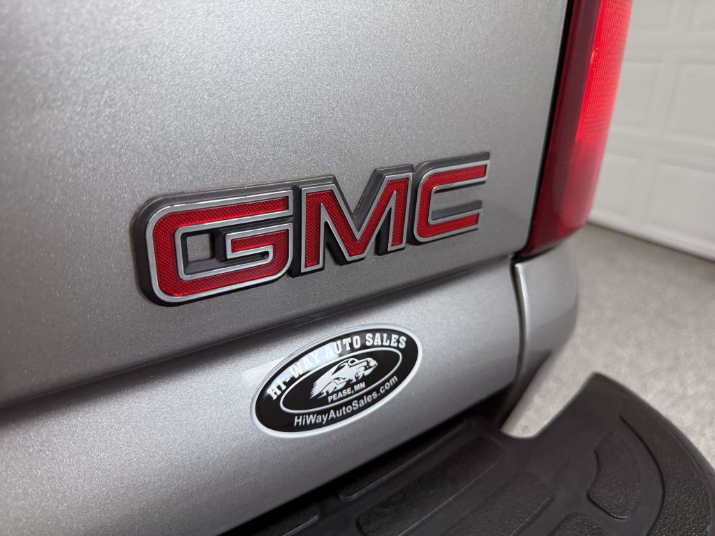 2001 GMC Yukon Image 8