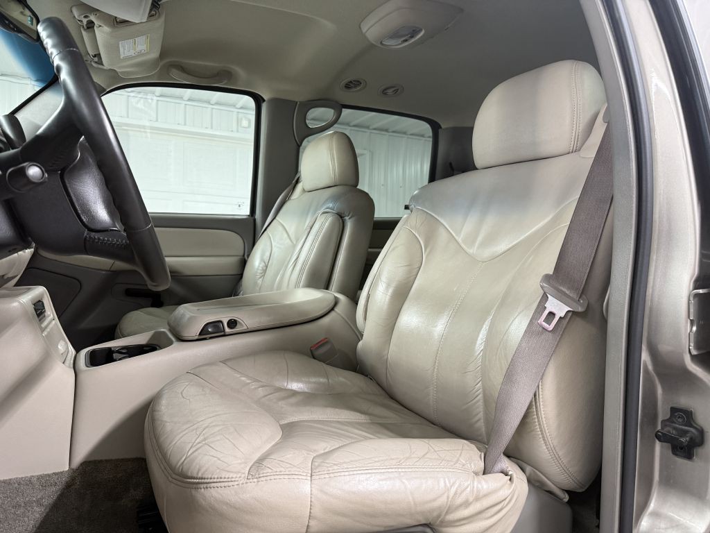 2001 GMC Yukon Image 12