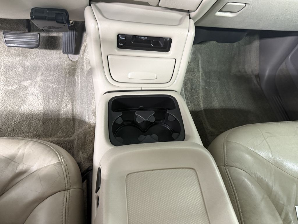 2001 GMC Yukon Image 18