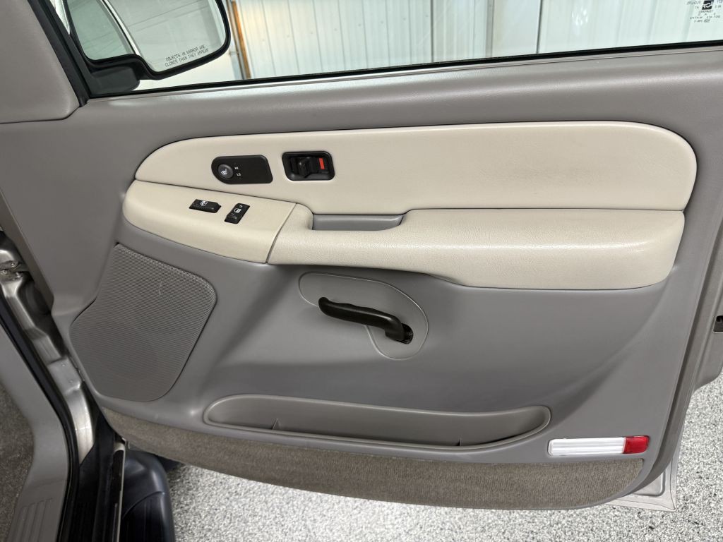 2001 GMC Yukon Image 30