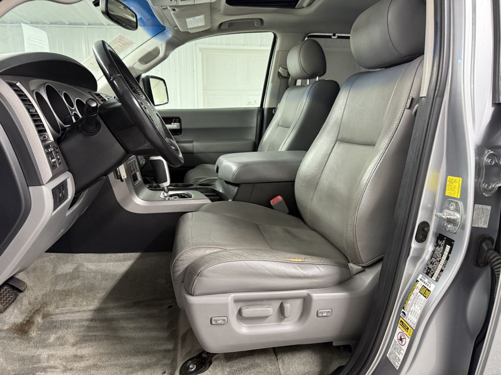 2011 Toyota Sequoia Image 9