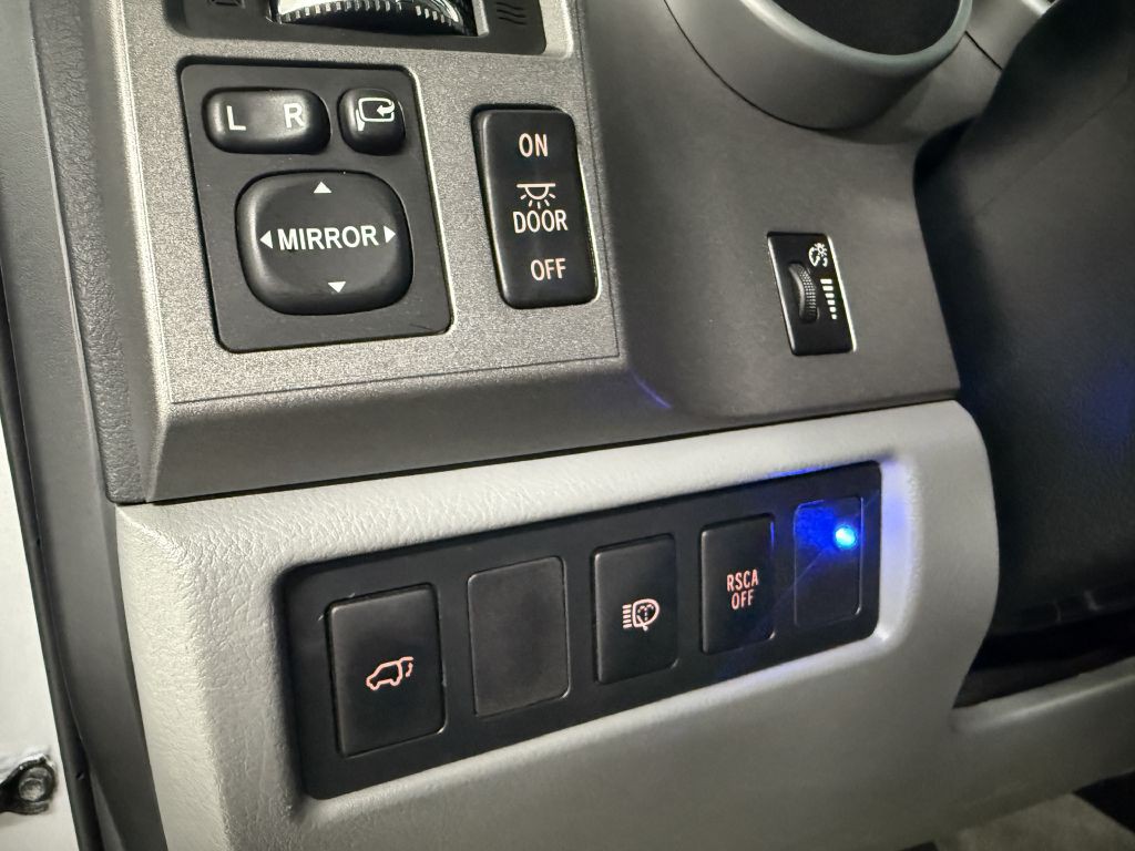 2011 Toyota Sequoia Image 13