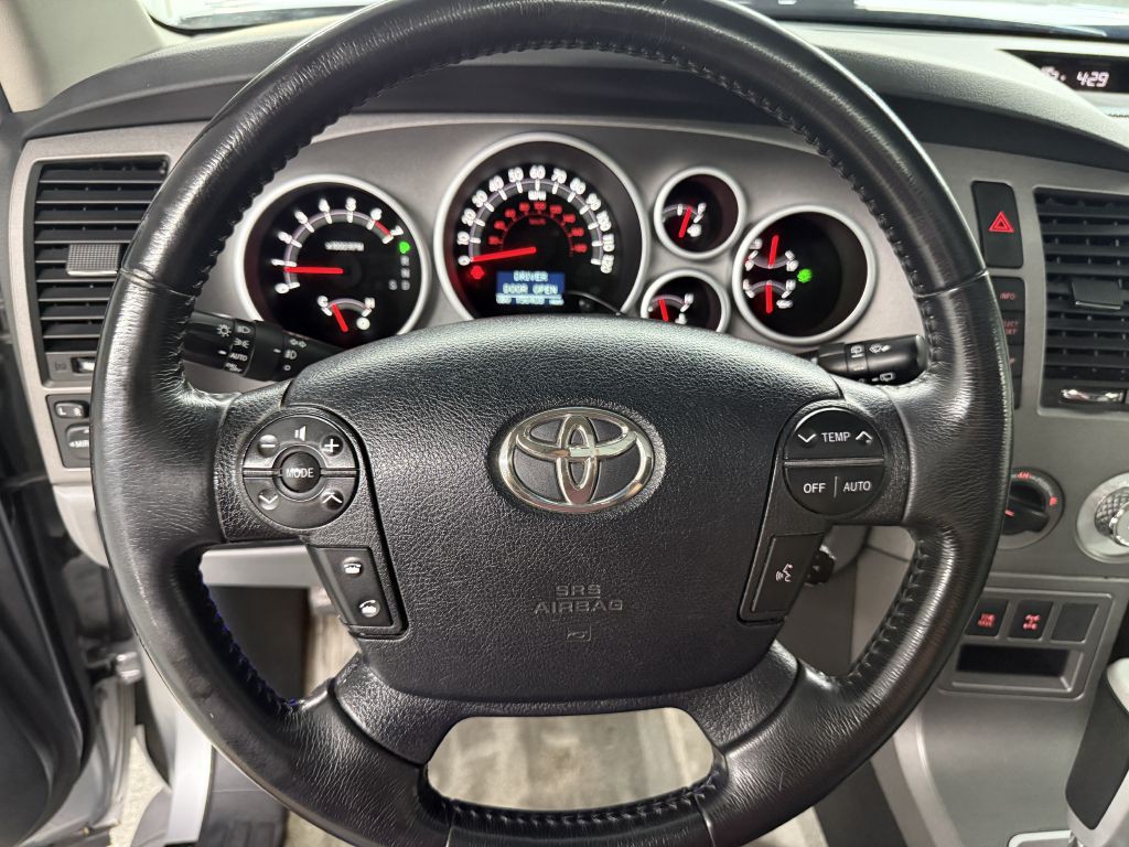 2011 Toyota Sequoia Image 16
