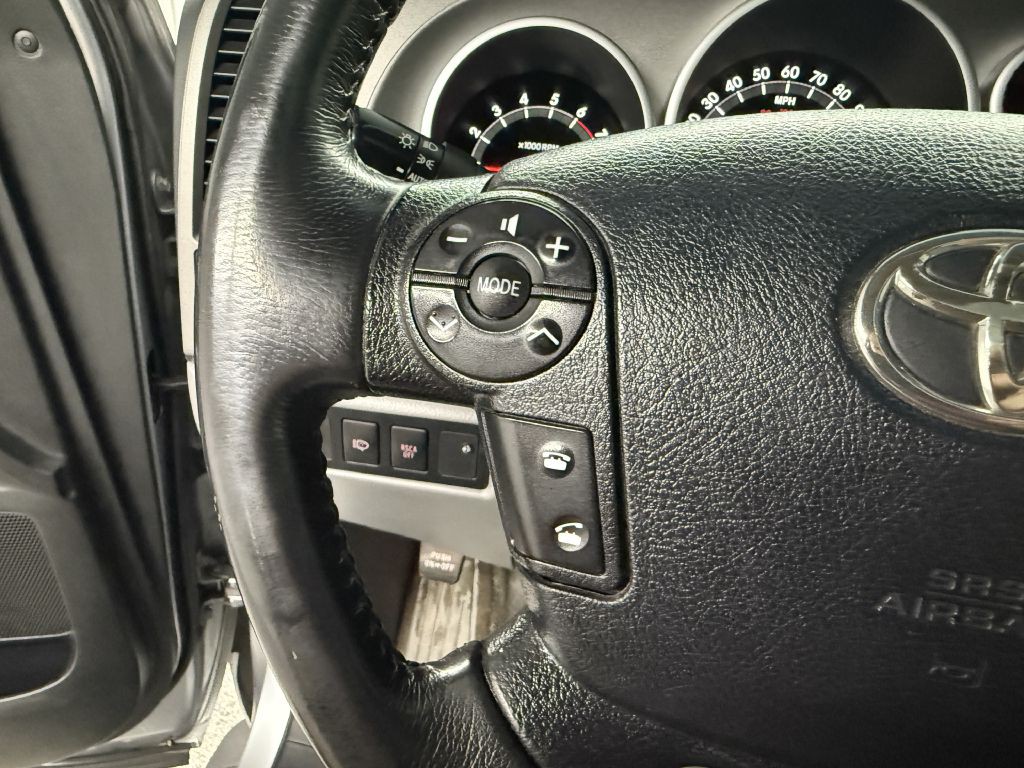 2011 Toyota Sequoia Image 17