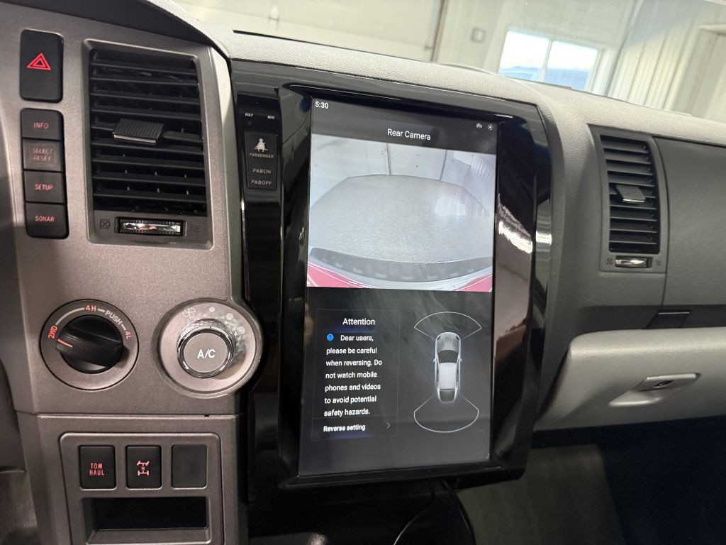 2011 Toyota Sequoia Image 20