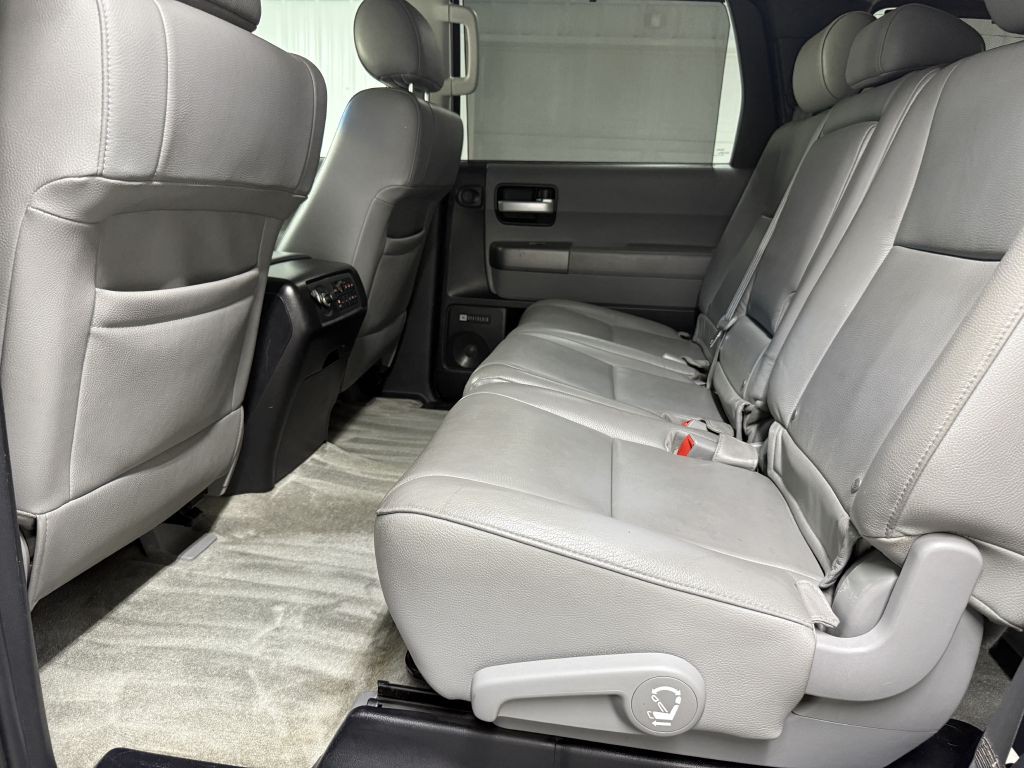 2011 Toyota Sequoia Image 27
