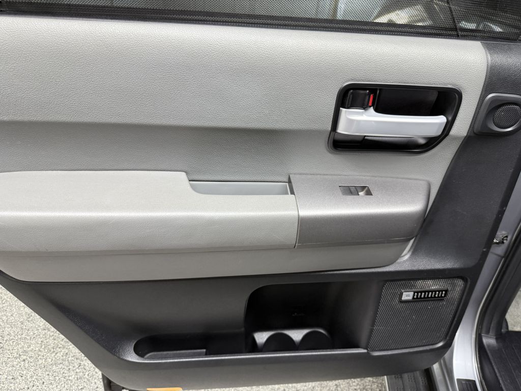 2011 Toyota Sequoia Image 31