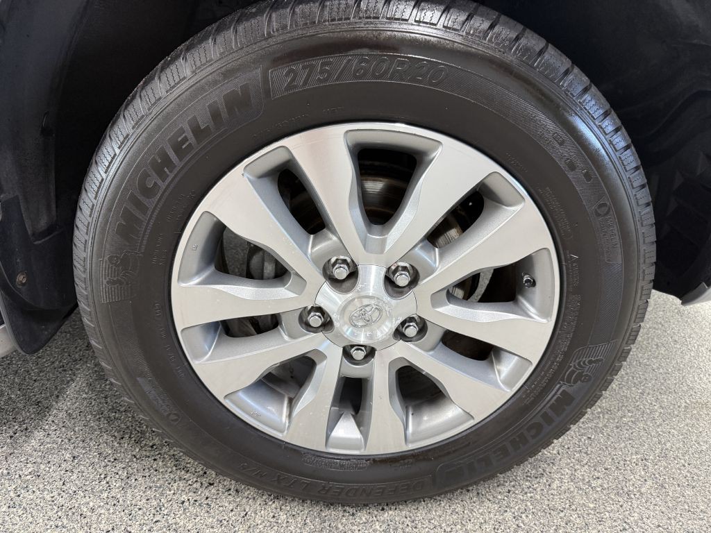 2011 Toyota Sequoia Image 40