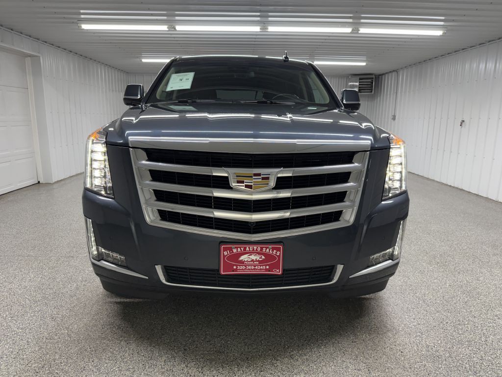 2019 Cadillac Escalade Image 2