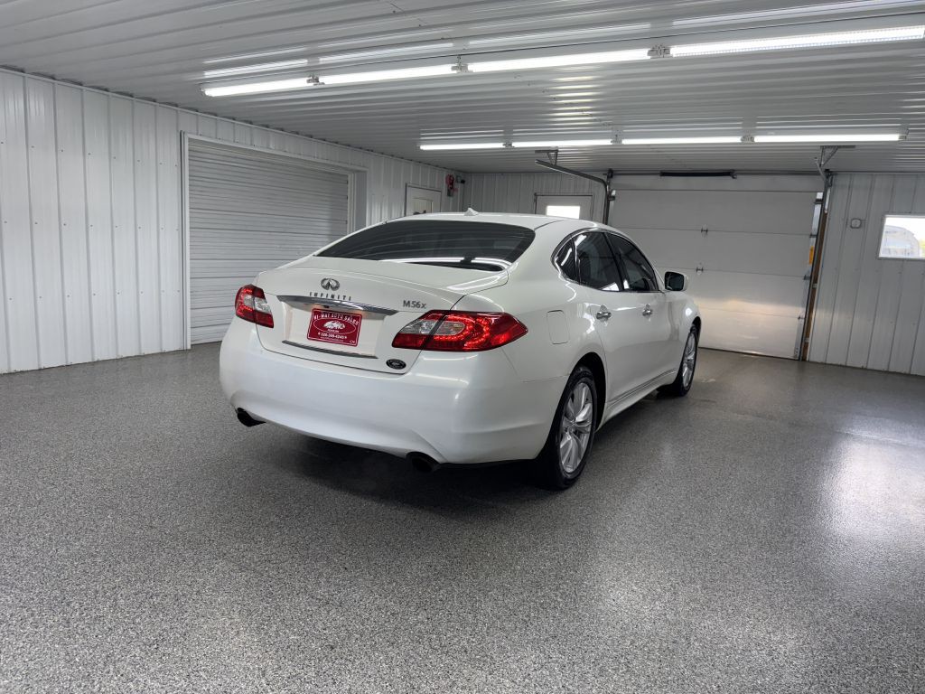 2011 INFINITI M56 Image 7