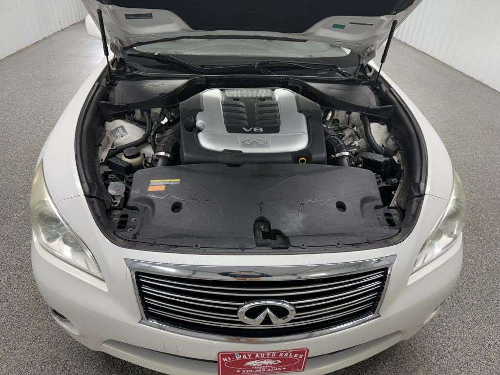 2011 INFINITI M56 Image 37