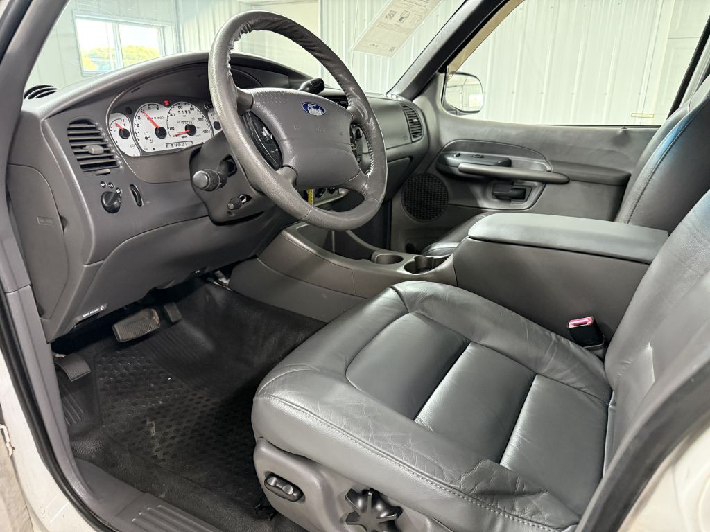 2001 Ford Explorer Image 11