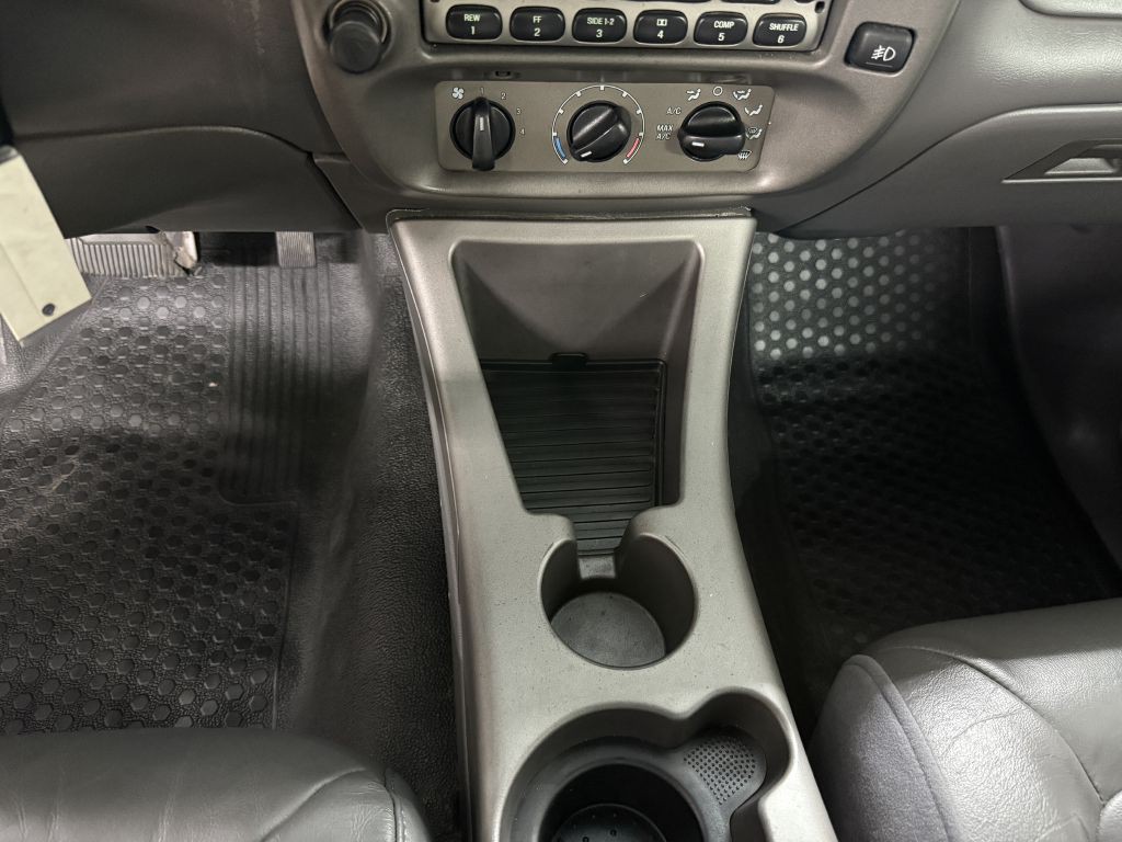 2001 Ford Explorer Image 19