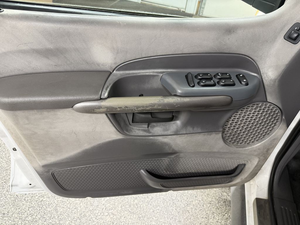 2001 Ford Explorer Image 20