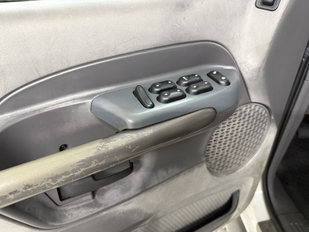 2001 Ford Explorer Image 21