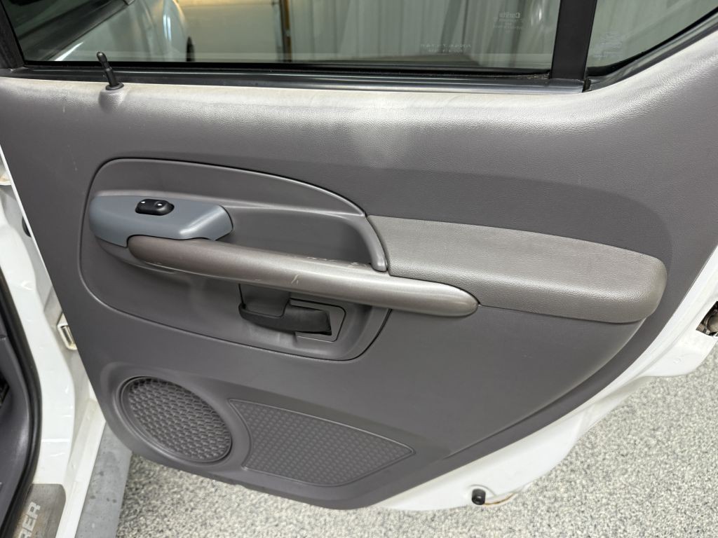 2001 Ford Explorer Image 27