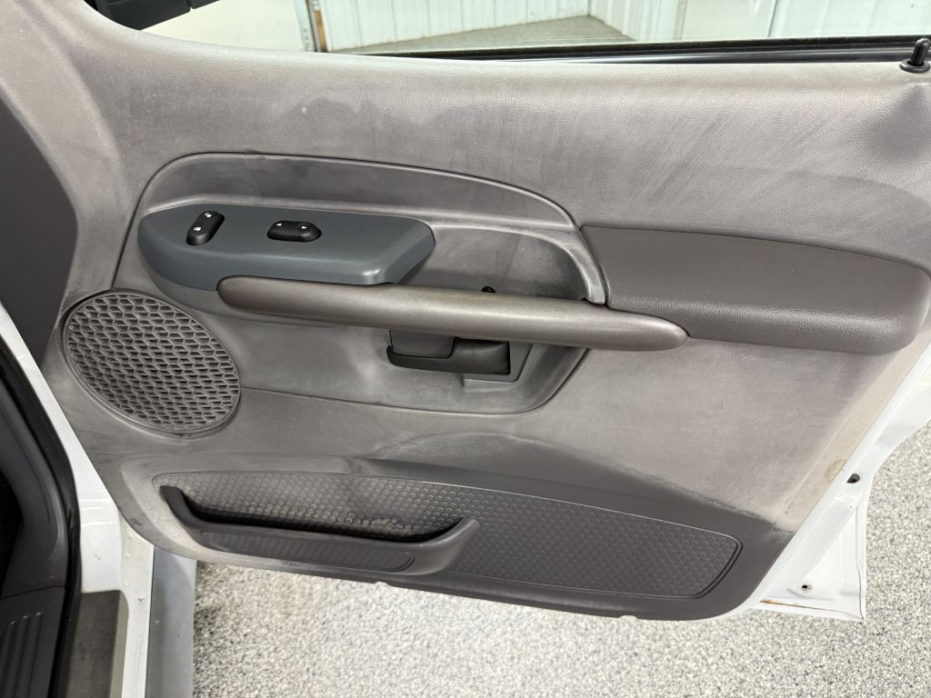 2001 Ford Explorer Image 29