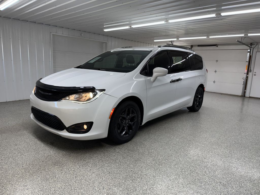 2019 Chrysler Pacifica Image 3