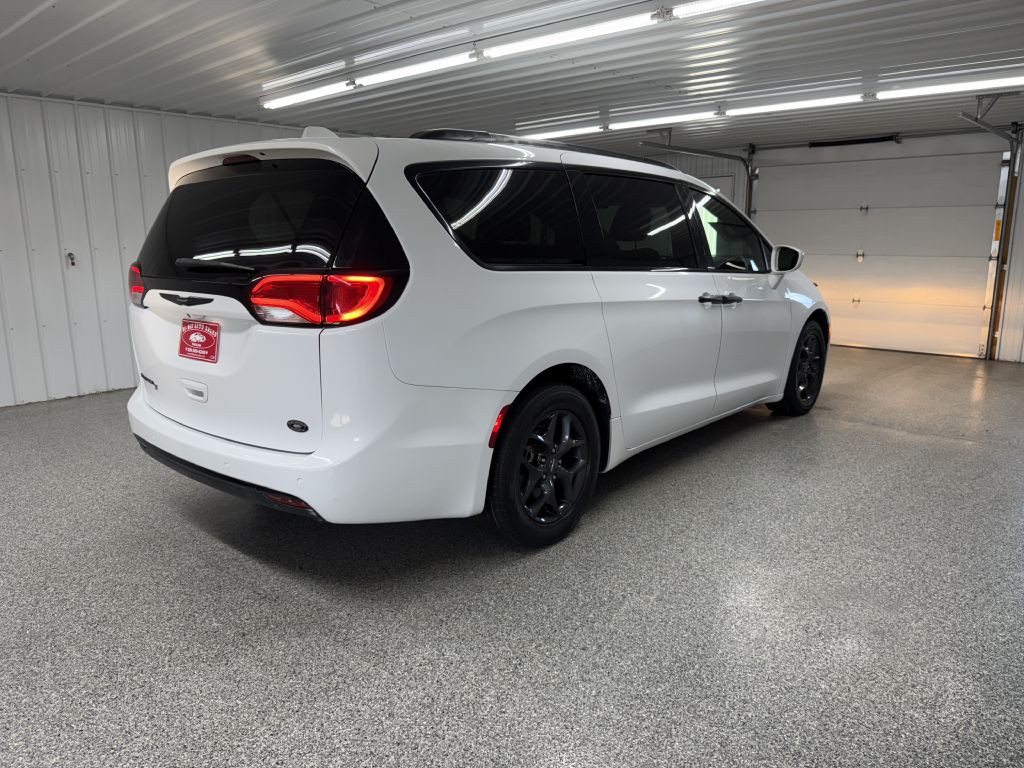 2019 Chrysler Pacifica Image 6