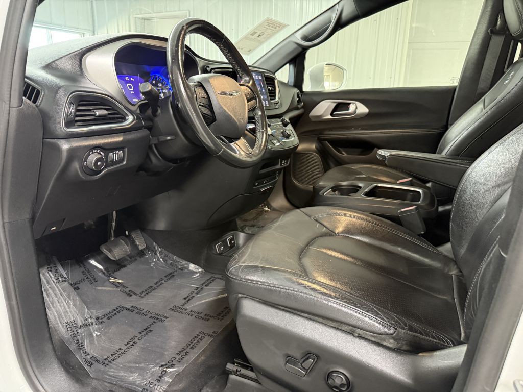 2019 Chrysler Pacifica Image 8