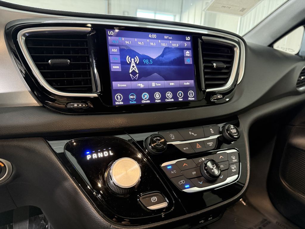 2019 Chrysler Pacifica Image 18