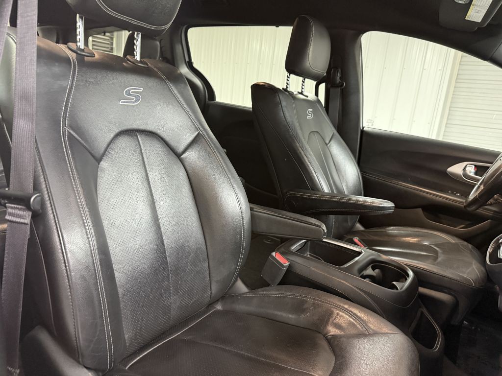 2019 Chrysler Pacifica Image 32