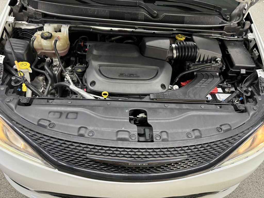 2019 Chrysler Pacifica Image 35